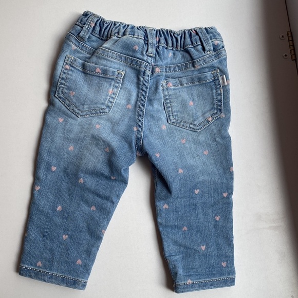 Oshkosh B’Gosh Denim‎ Jeans with Pink Hearts Printed Light Wash 6 Month Size - Picture 3 of 4